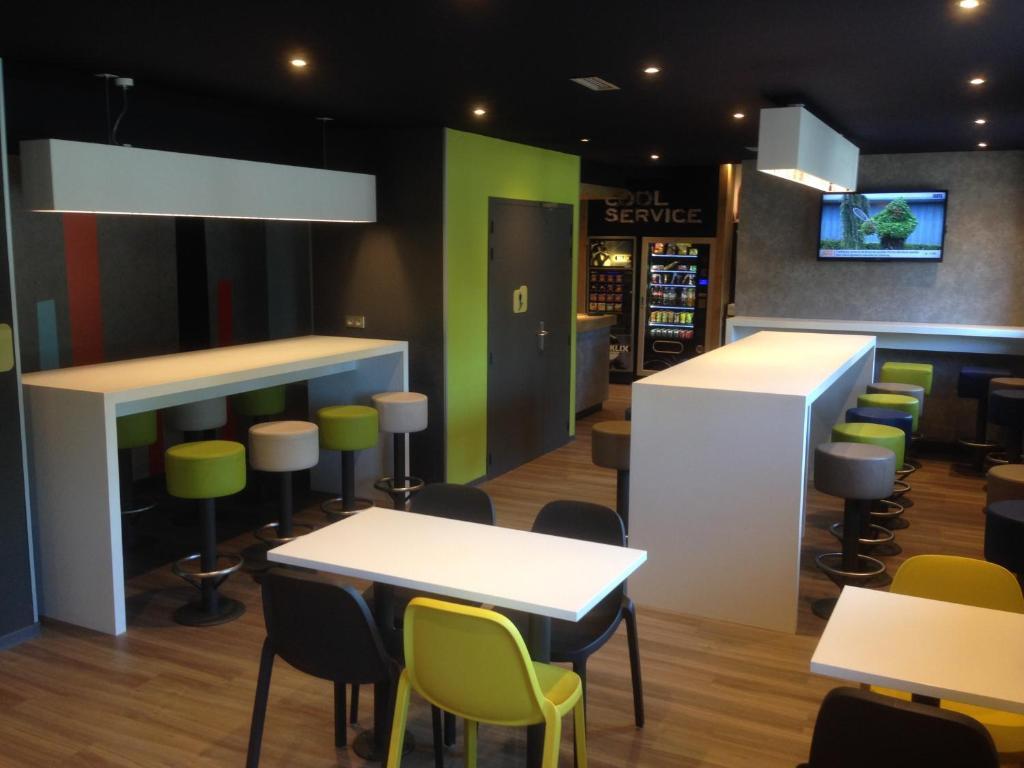 凯恩中心火车站宜必思快捷酒店 外观 照片
